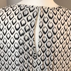 ANN TAYLOR FACTORY Black & White Pleated Blouse